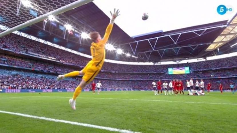 Inglaterra jugar&aacute; su primera final de la Euro gracias a un penalti dudoso