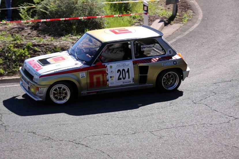 Victoria de Hern&aacute;ndez y Bethencourt en el Rallye de Santa Br&iacute;gida