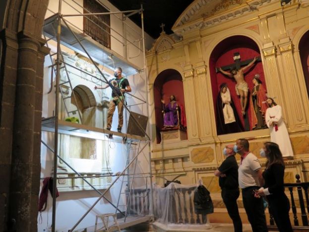 Gu&iacute;a: Finaliza en julio la restauraci&oacute;n de uno de los retablos de la Capilla del Calvario