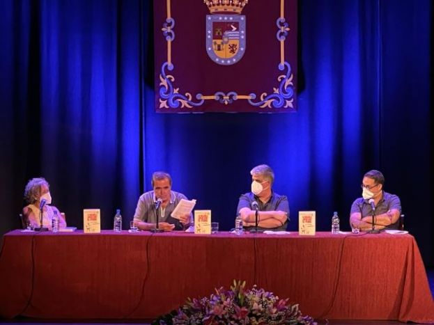 Gu&iacute;a: Se present&oacute; el libro de relatos cortos de Juan Santana D&iacute;az