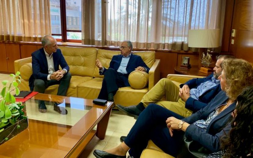 La Gomera: Renuevan el convenio para el fomento de la actividad empresarial