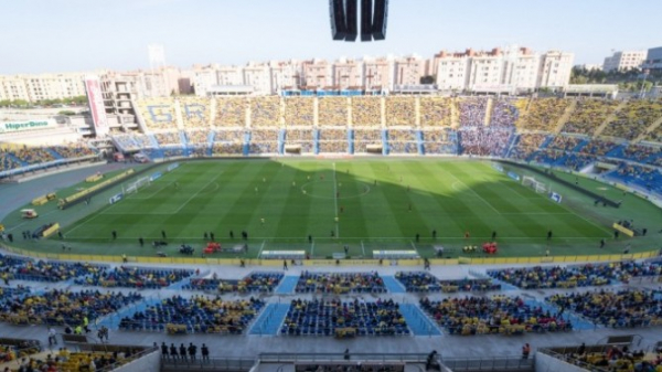 Los aficionados podr&aacute;n acceder con comida al derbi de Gran Canaria