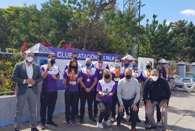 Francisco Castellano reconoce a los campeones de nataci&oacute;n adaptada del CN Las Palmas