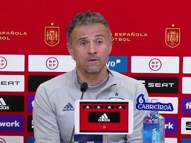 Luis Enrique: "No hay una opini&oacute;n que pueda leer que me pueda interesar"
