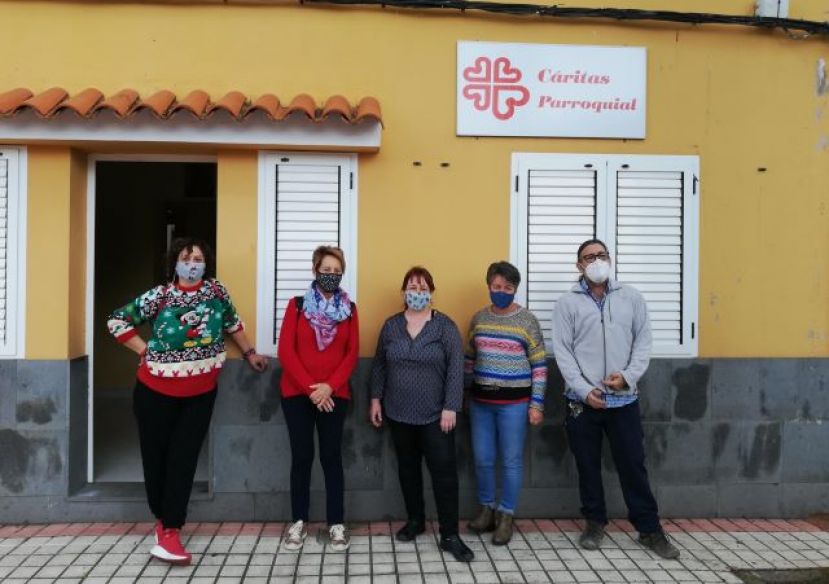 La Vinca Ecologistas en Acci&oacute;n entrega alimentos a C&aacute;ritas Firgas